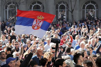 Протестующим сербам пригрозили насилием в ответ на беспорядки