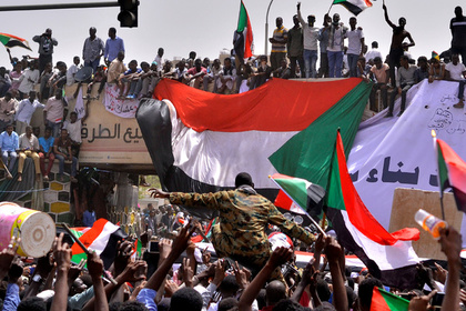 Армия Судана рассказала о причинах отставки возглавившего переворот министра