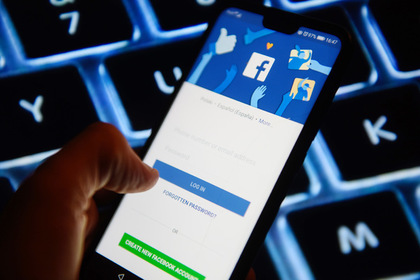 Facebook потребовал у пользователей пароли от электронной почты