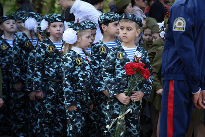 В российском городе вывели сотни детей на «Парад дошкольных войск»