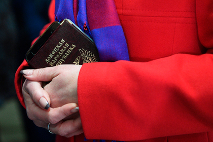 Жители ДНР отправились за первыми российскими паспортами