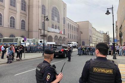 На акции в центре Москвы начались задержания