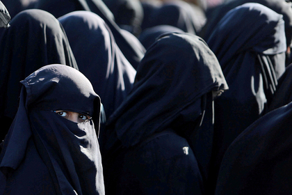 «Исламское государство» поставило женщин под ружье