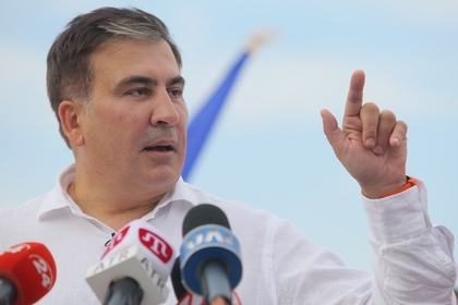 Саакашвили рассказал об отношении Порошенко к алкоголю