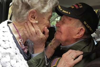 Ветеран войны встретился с возлюбленной спустя 75 лет разлуки