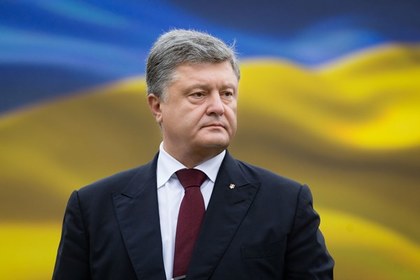 Порошенко поведал о первенстве украинского трезубца в Севастополе