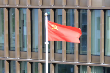 В шведской коммуне подняли флаг СССР