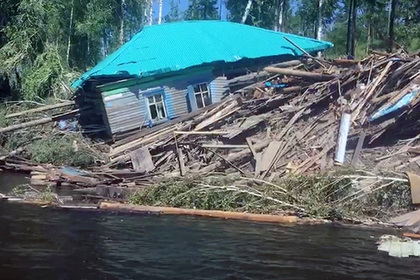 В Иркутской области после наводнения введен режим ЧС из-за пожаров