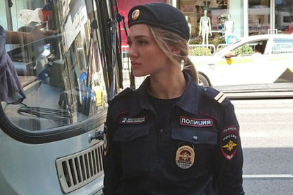 «Ангел» московской полиции на митинге очаровала мужчин