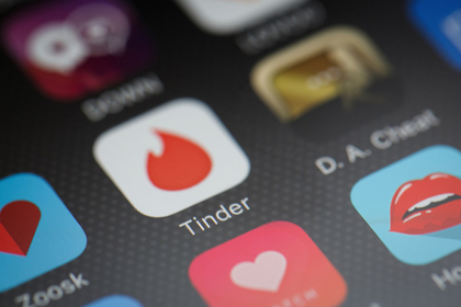 Поиск любви в Tinder обернулся для студентки головокружительной карьерой в порно