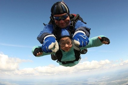 Десятилетняя россиянка стала самой юной парашютисткой