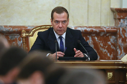 Медведев похвалил снимающих жилье россиян