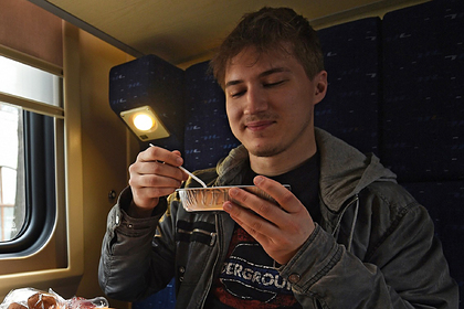 Россияне признались в нелюбви к еде в поездах