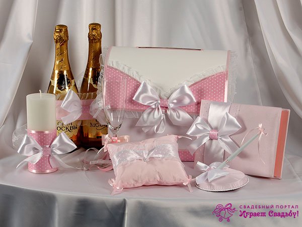 100+ идей, что подарить на розовую (оловянную) свадьбу