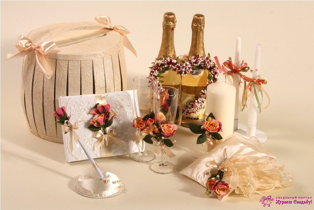 Свадьба в сиреневом цвете: украшения и аксессуары